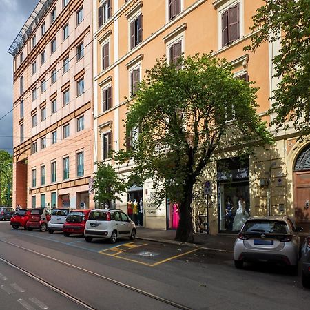 The Best Rent - Spacious One-Bedroom Apartment Near Colosseum Řím Exteriér fotografie